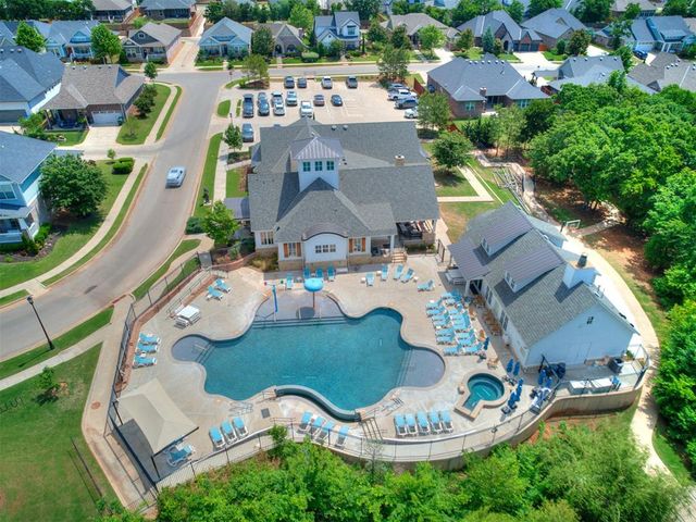 3701 Chapel Hill Row, Edmond, OK 73034