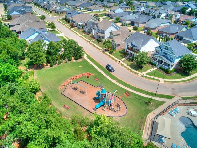 3701 Chapel Hill Row, Edmond, OK 73034