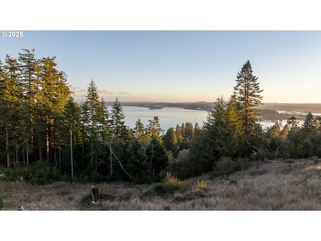 Fiddleback Rd 3700, North Bend, OR 97459