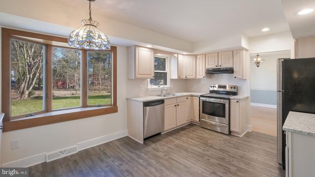 2548 DAMIAN DR, Hatboro, PA 19040