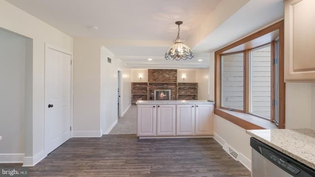 2548 DAMIAN DR, Hatboro, PA 19040