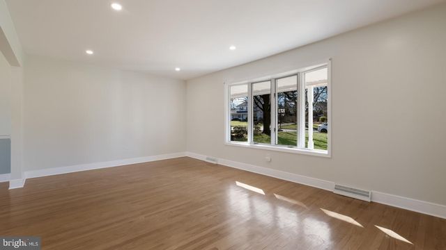 2548 DAMIAN DR, Hatboro, PA 19040