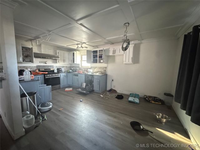 1805 N Hickory Place, Broken Arrow, OK 74012