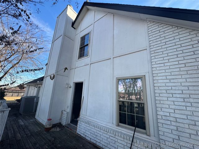 1805 N Hickory Place, Broken Arrow, OK 74012