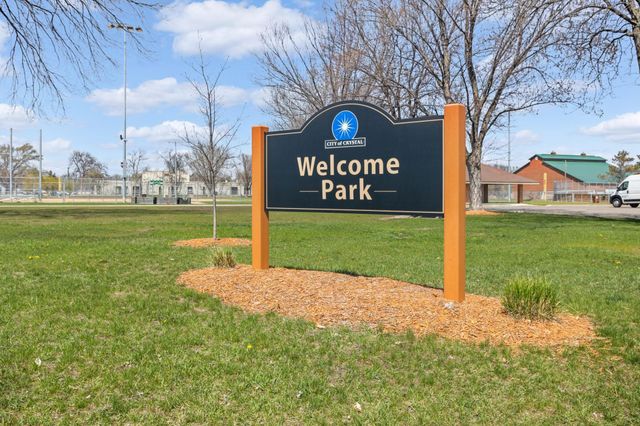 4533 Welcome Avenue N, Crystal, MN 55422