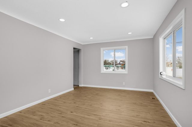 4533 Welcome Avenue N, Crystal, MN 55422