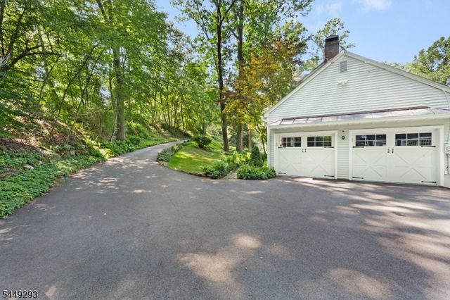 11 Summit Rd, Mendham Twp., NJ 07945