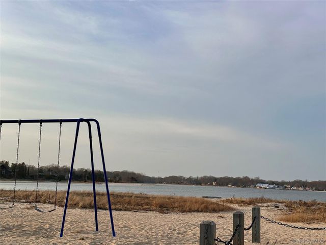 5845 N Bayview Road, Southold, NY 11971