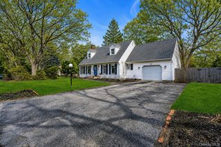 5845 N Bayview Road, Southold, NY 11971