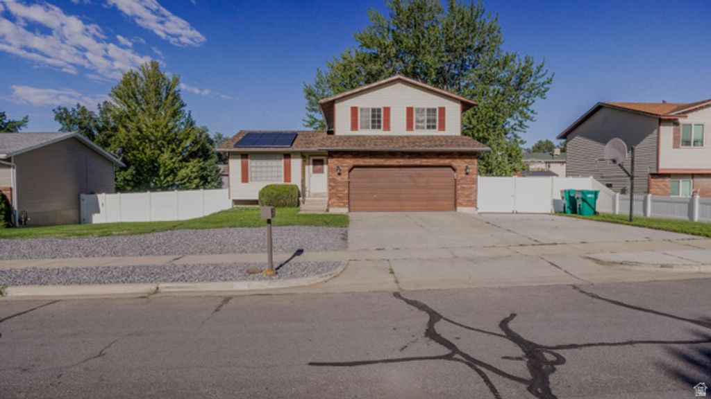 2611 N 1600 E, Layton, UT 84040 — photo 2