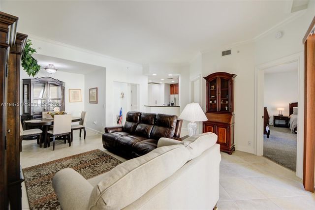 16101 Emerald Estates Dr 250, Weston, FL 33331