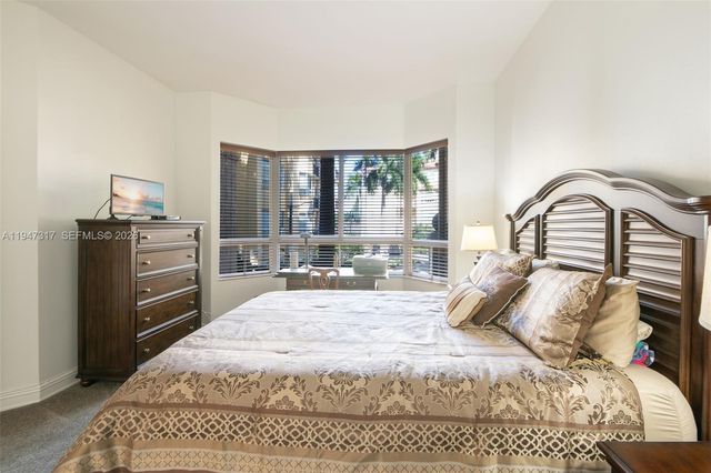 16101 Emerald Estates Dr 250, Weston, FL 33331