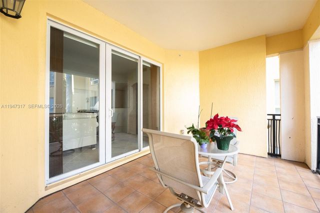 16101 Emerald Estates Dr 250, Weston, FL 33331