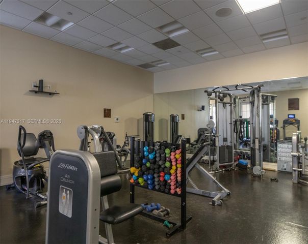 16101 Emerald Estates Dr 250, Weston, FL 33331