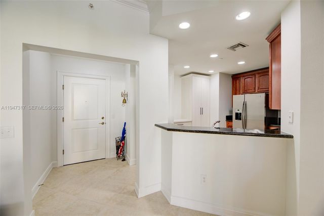 16101 Emerald Estates Dr 250, Weston, FL 33331