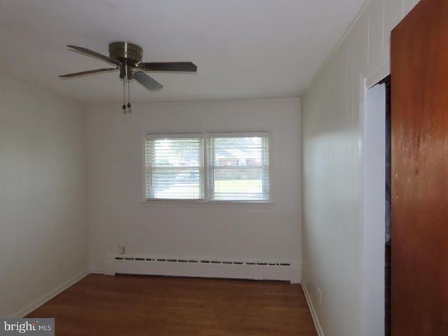 546 CLYMER AVE, Morrisville, PA 19067