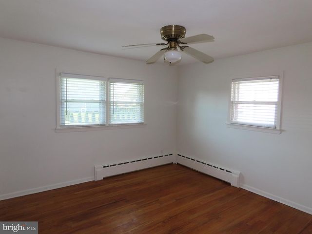 546 CLYMER AVE, Morrisville, PA 19067