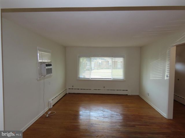 546 CLYMER AVE, Morrisville, PA 19067
