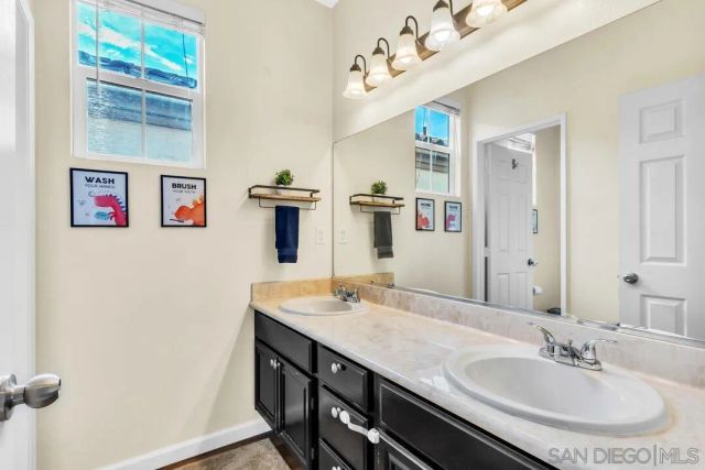 1656 Calle De La Flor, Chula Vista, CA 91913