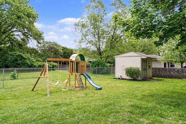 104 Los Angeles Avenue, Elkhart, IN 46516