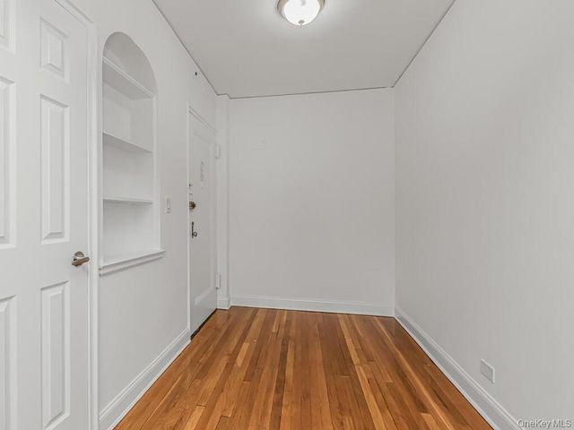 55 E 190 57, Bronx, NY 10468