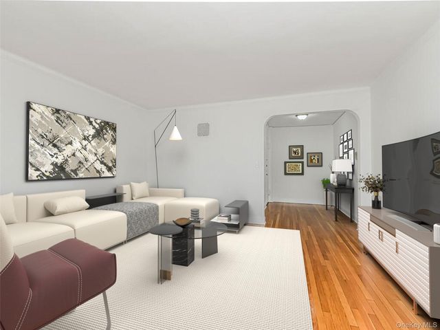 55 E 190 57, Bronx, NY 10468