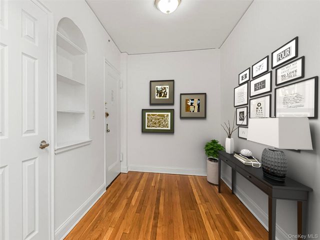 55 E 190 57, Bronx, NY 10468