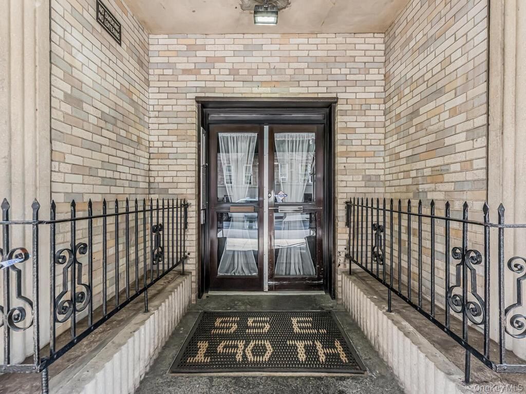55 E 190 57, Bronx, NY 10468
