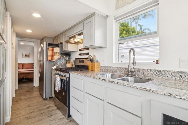 1549 N Vulcan SPC 82, Encinitas, CA 92024