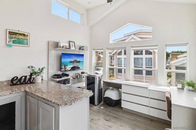 1549 N Vulcan SPC 82, Encinitas, CA 92024