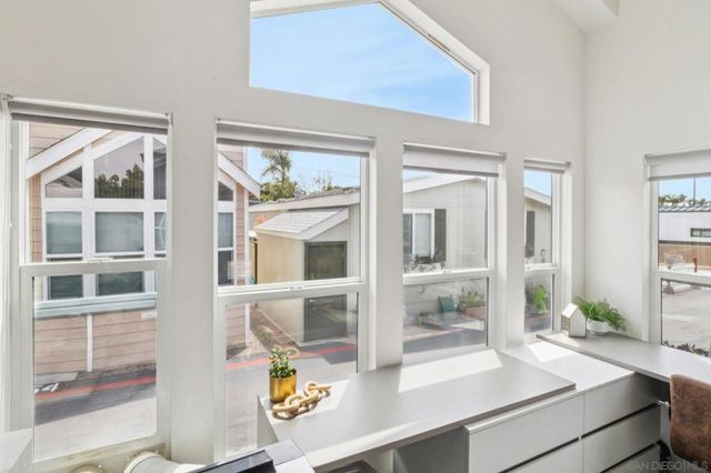 1549 N Vulcan SPC 82, Encinitas, CA 92024