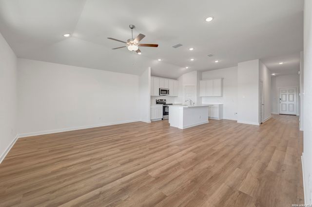 10326 Goodison Drive, Converse, TX 78109