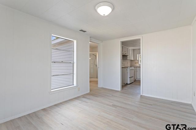 210 Cooper, Lindale, TX 75771