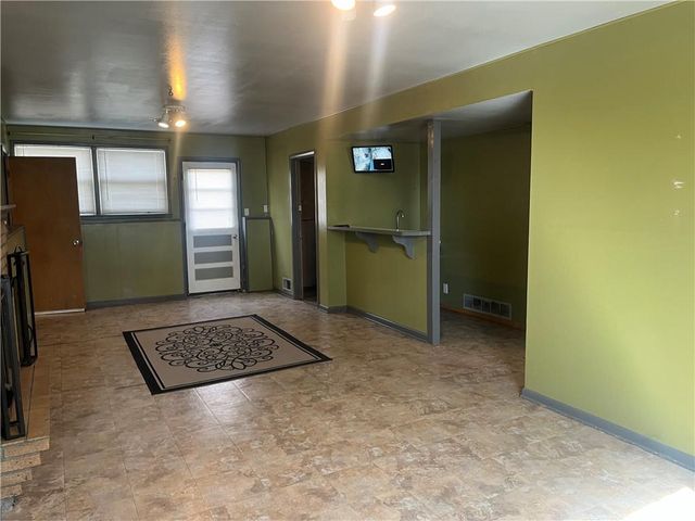 1602 NE 65th Terrace, Kansas City, MO 64118