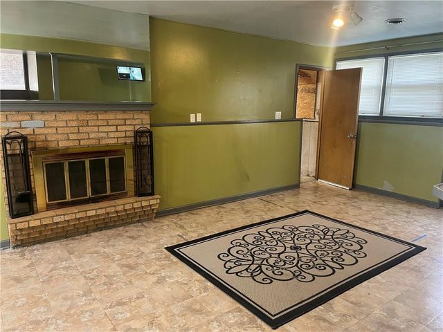 1602 NE 65th Terrace, Kansas City, MO 64118