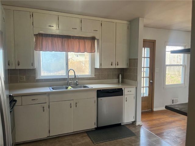 1602 NE 65th Terrace, Kansas City, MO 64118