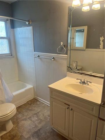 1602 NE 65th Terrace, Kansas City, MO 64118