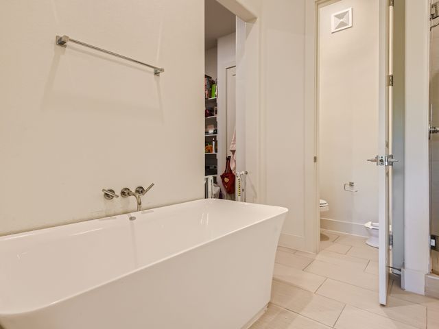 15875 Spectrum Drive 2101, Addison, TX 75001