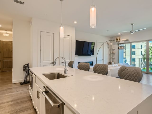 15875 Spectrum Drive 2101, Addison, TX 75001