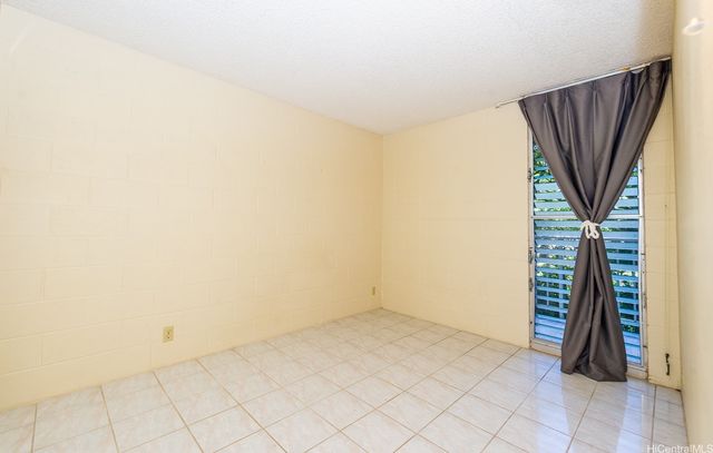 95-273 Waikalani Drive D402, Mililani, HI 96789
