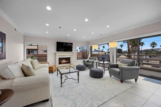 512 Esplanade 303, Redondo Beach, CA 90277