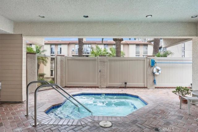 512 Esplanade 303, Redondo Beach, CA 90277
