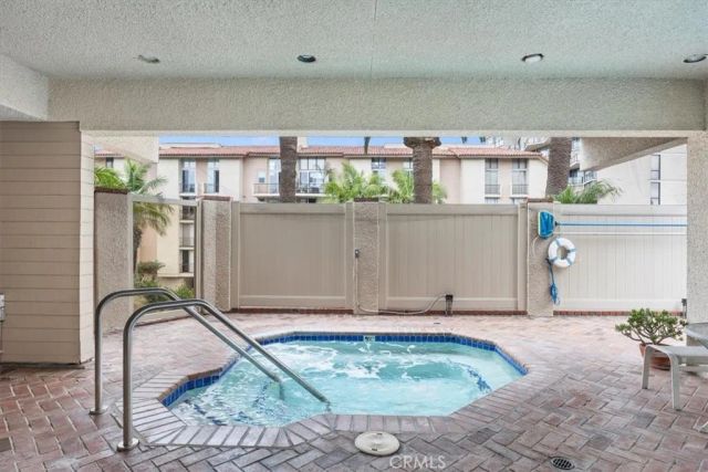 512 Esplanade 303, Redondo Beach, CA 90277