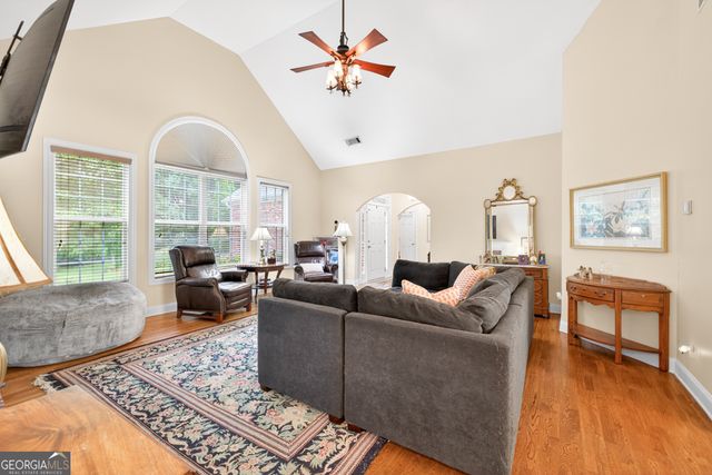 28 Montvale Drive, Hoschton, GA 30548