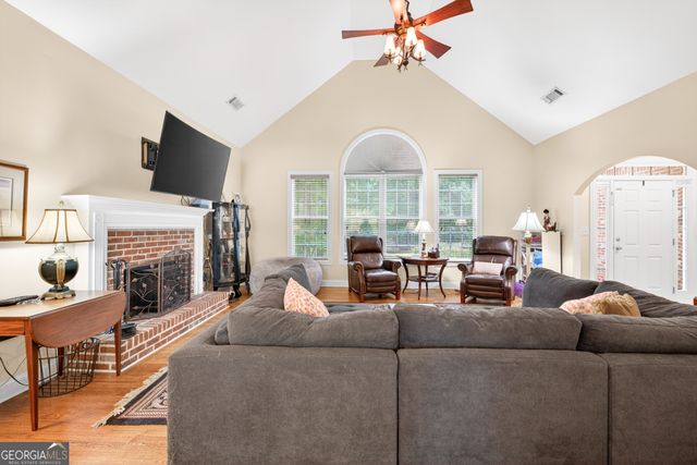 28 Montvale Drive, Hoschton, GA 30548