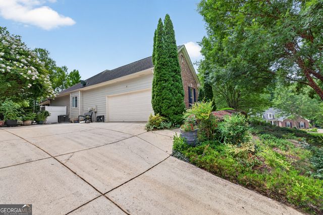 28 Montvale Drive, Hoschton, GA 30548