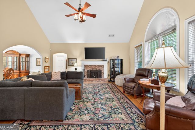 28 Montvale Drive, Hoschton, GA 30548