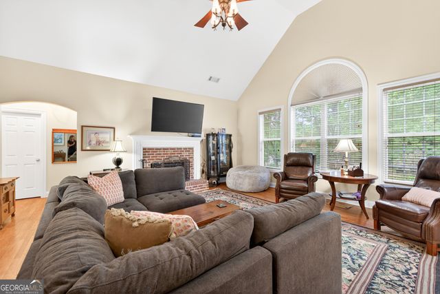 28 Montvale Drive, Hoschton, GA 30548