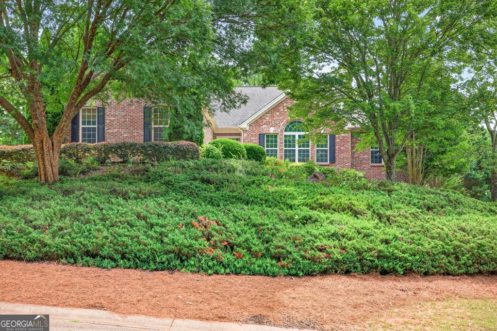 28 Montvale Drive, Hoschton, GA 30548