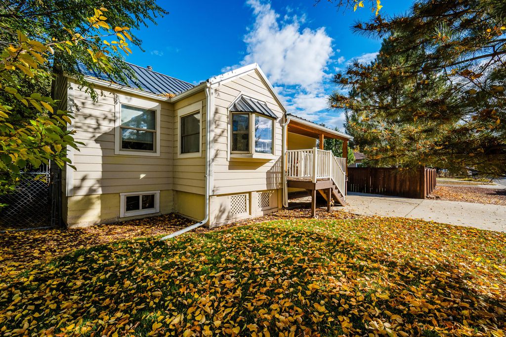 255 W 9th Street, Sheridan, WY 82801 photo 2